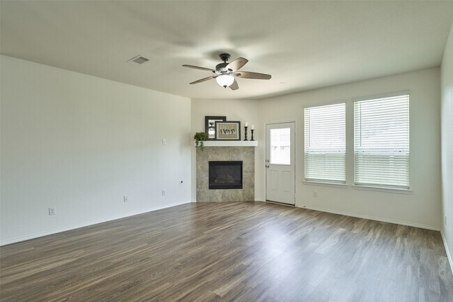 Building Photo - 2214 Timberland Country Ct