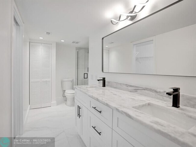 Building Photo - 3305 Aruba Way