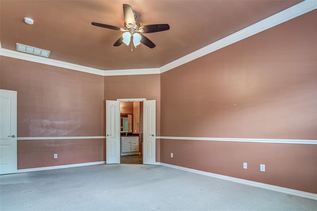 Building Photo - 916 Carlsbad Dr