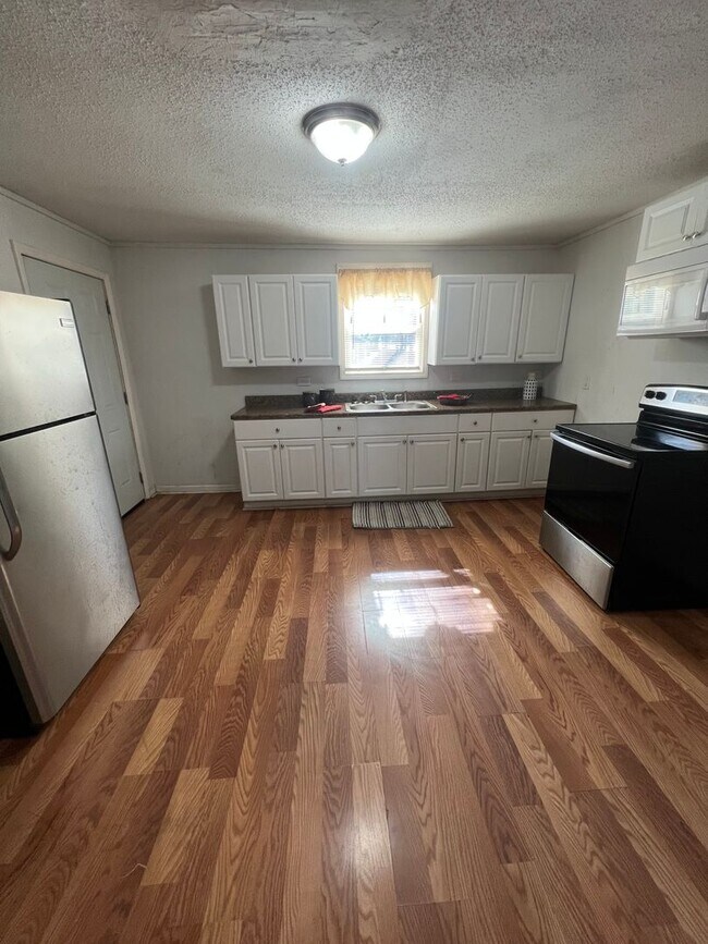 Primary Photo - COMING SOON Spacious 3 BEDS AND 2 BATHS!!!