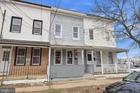 Building Photo - 25 Lily St