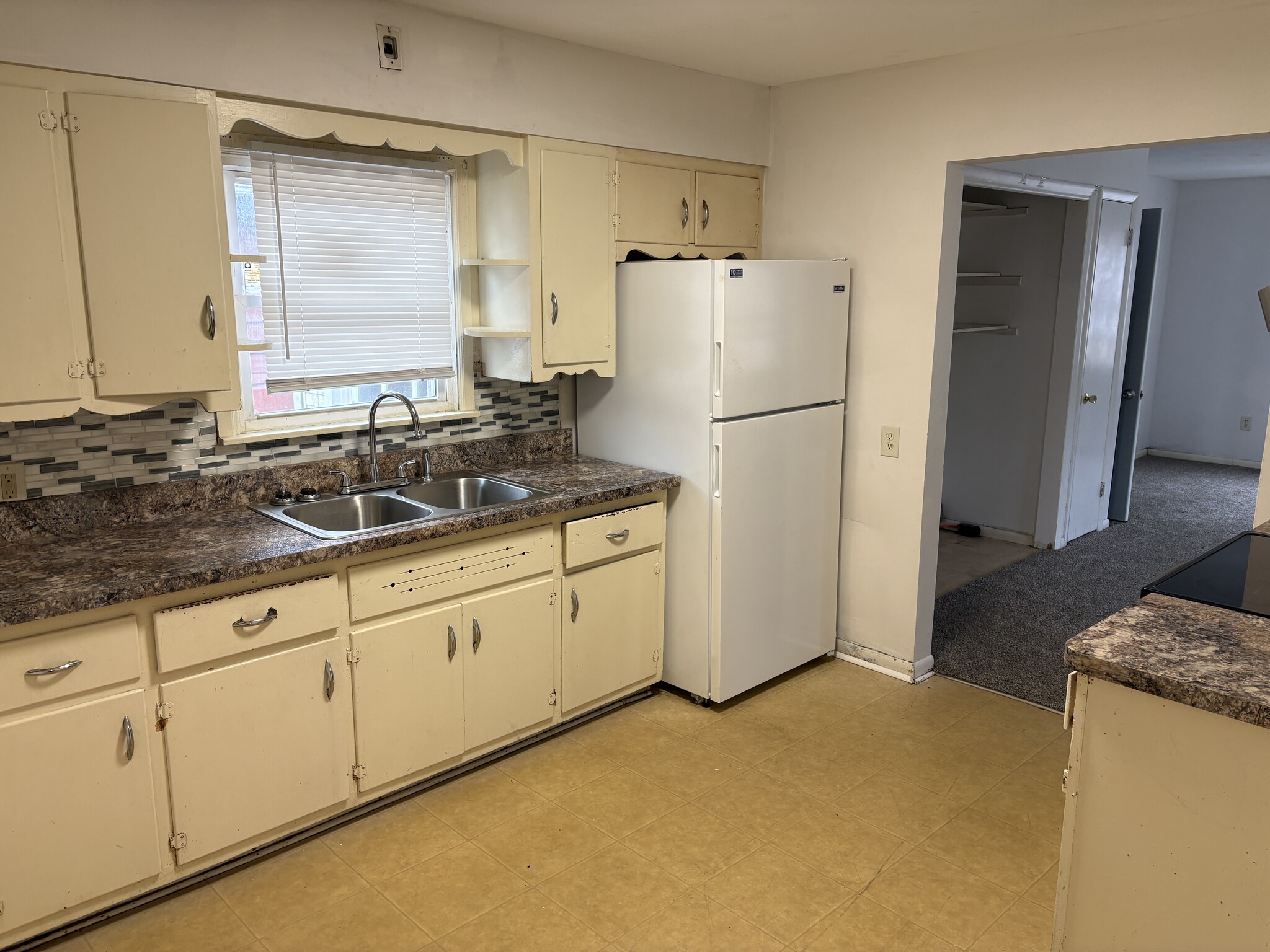 Building Photo - 804 College Ave