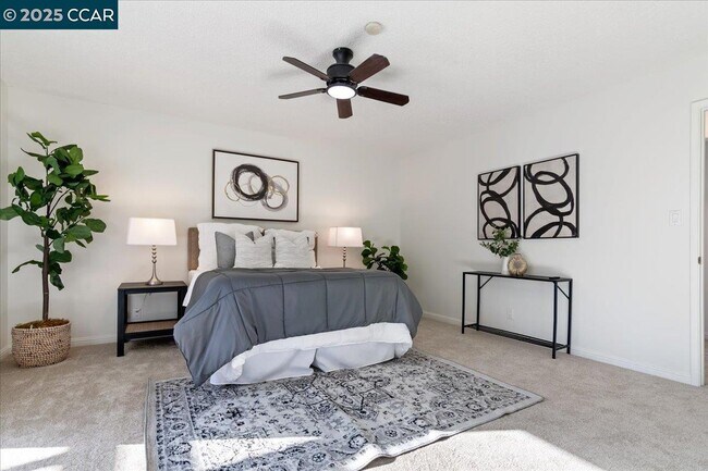 Building Photo - 207 Midway Dr