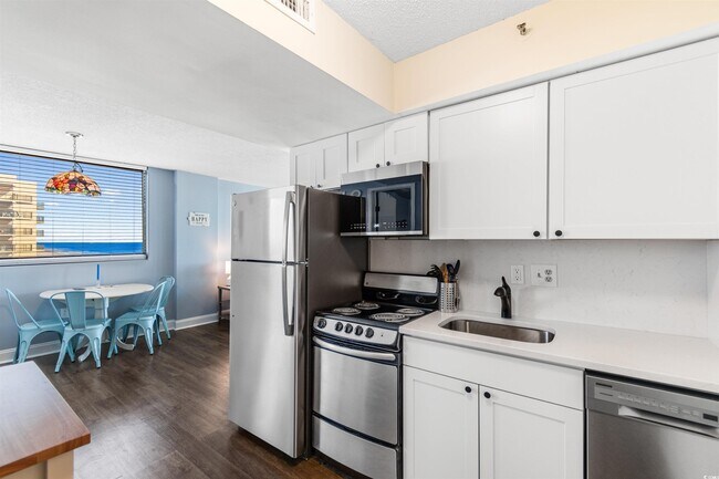 Building Photo - 1501 S Ocean Blvd