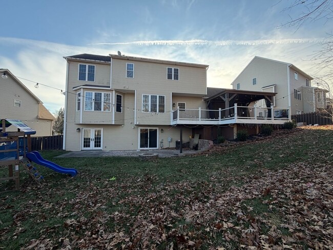 Building Photo - Spacious Home in Desirable SW Roanoke Location