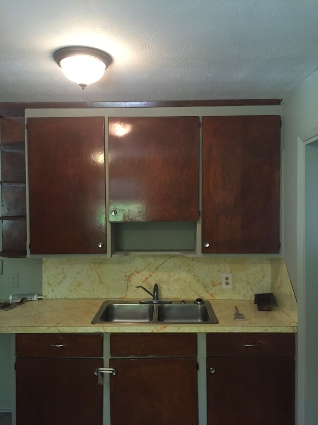 Building Photo - **AVAILABLE NOW**East Columbus 3 Bedroom /...