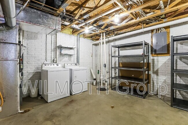 Building Photo - 1026 N New Jersey St