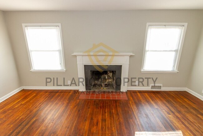 Building Photo - 3 Bed/1 Bath Bungalow near Wes Montgomery ...