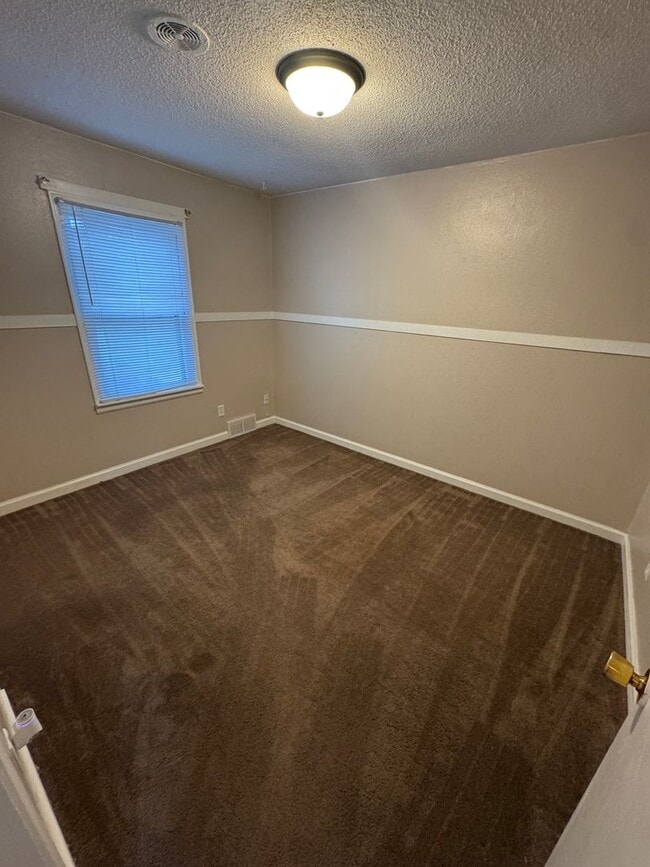 Building Photo - House available for rent