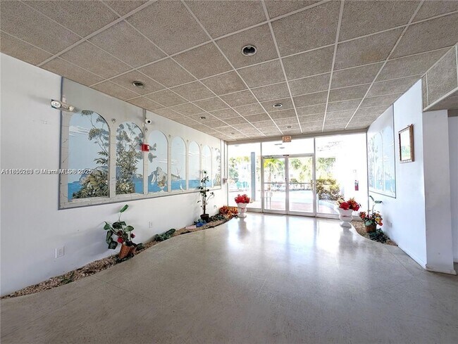 Building Photo - 1280 NW 43rd Ave