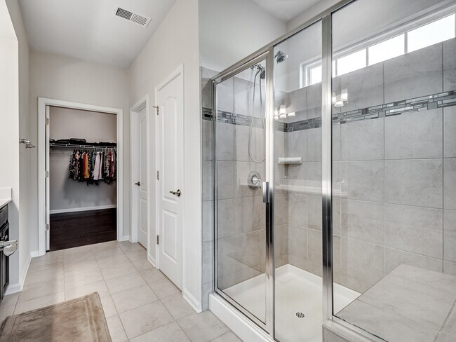 Building Photo - 15429 Topanga Dr