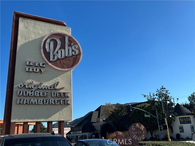 Building Photo - 222 N Rose St