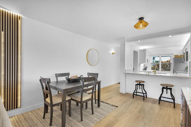 Building Photo - 12911 Briarlake Dr