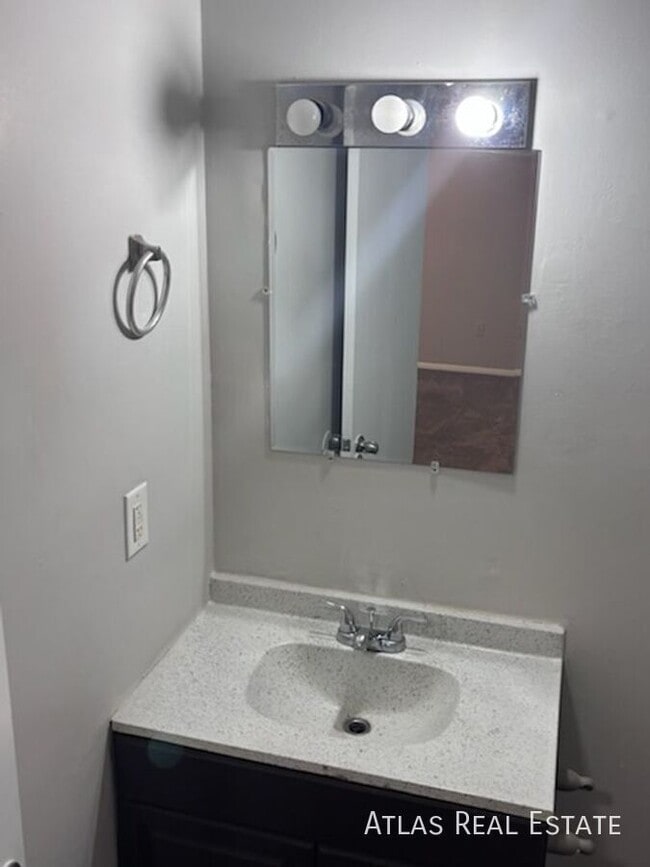 Building Photo - 129 Sir Scott Rd