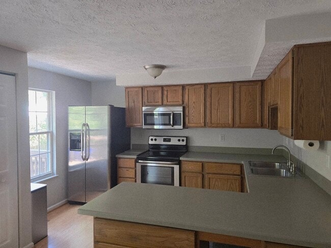 Building Photo - 5586 Talbot Ct