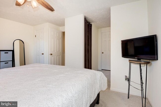 Building Photo - 1598 Woodcrest Dr