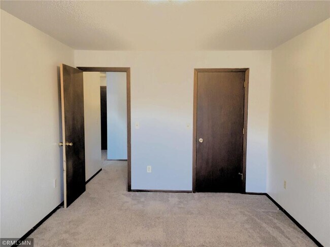Building Photo - 415-417 S Wasson Ln