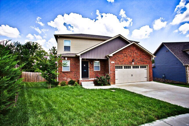 Building Photo - Fantastic 3 Bedroom Near Downtown!