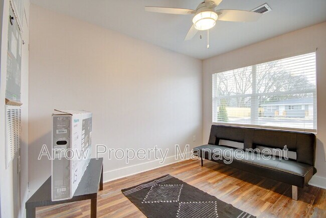 Building Photo - 4302 Knight Rd SW