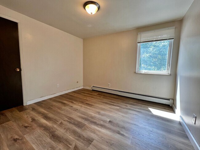 Building Photo - Mathews634 (KC-JF-NB)