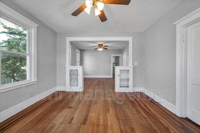 Building Photo - 694 Main St