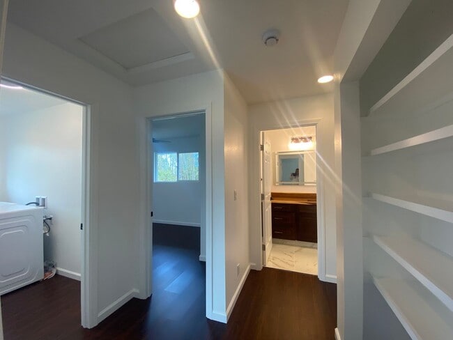 Building Photo - 3BR/2BA Two-Story Home in Ainaloa – Fenced & Gated