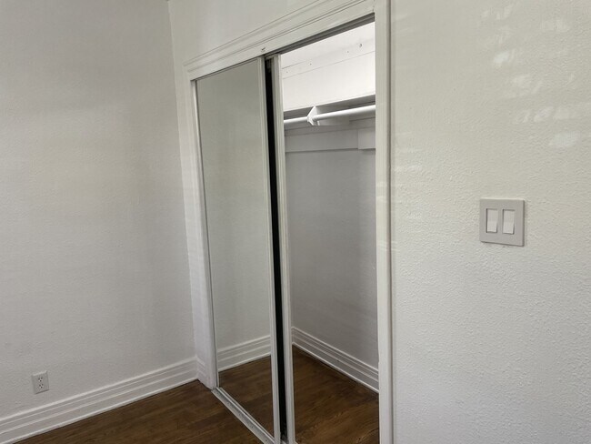 Building Photo - Private Single Family Home in Central Quie...