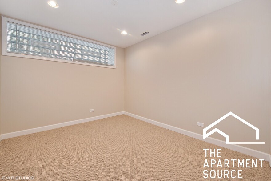 Building Photo - 1804 N Sheffield Ave