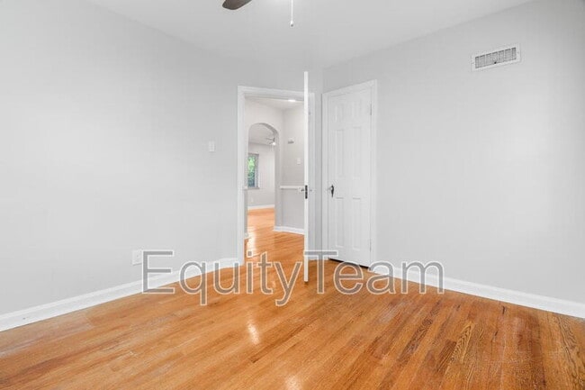 Building Photo - 6819 Elwynne Dr