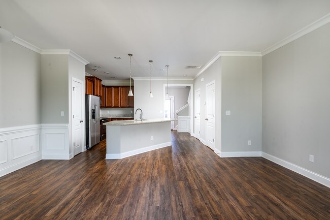 Open Concept - 321 Halton Crossing Dr SW