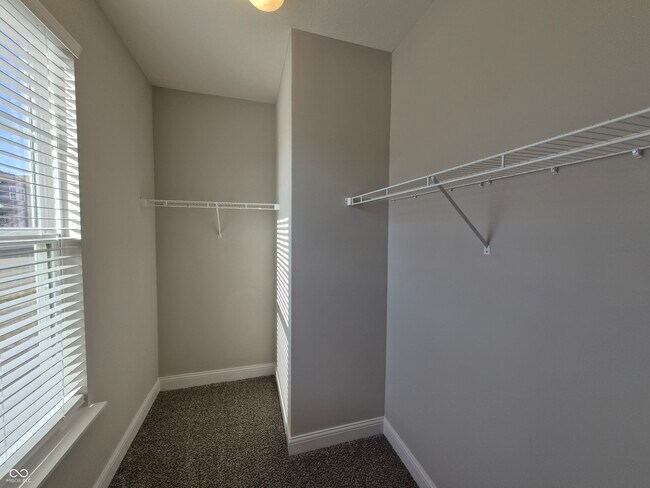 Building Photo - 14221 James Dean Dr