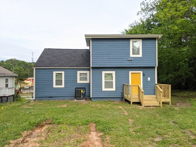Building Photo - 2861 Forrest Hills Dr SW