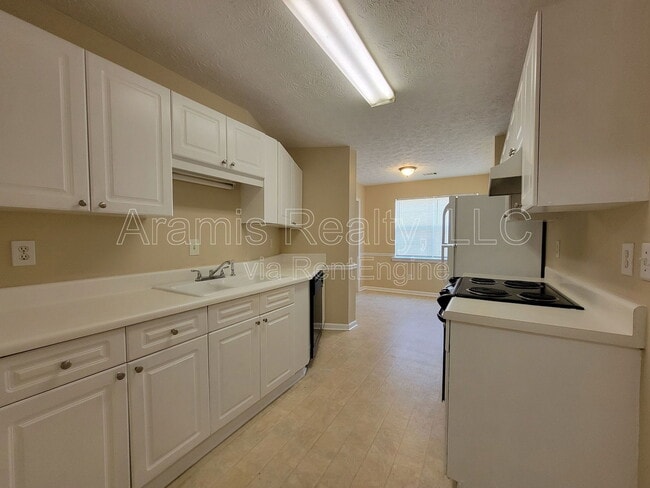 Building Photo - 735 Allen's Landing Dr SE