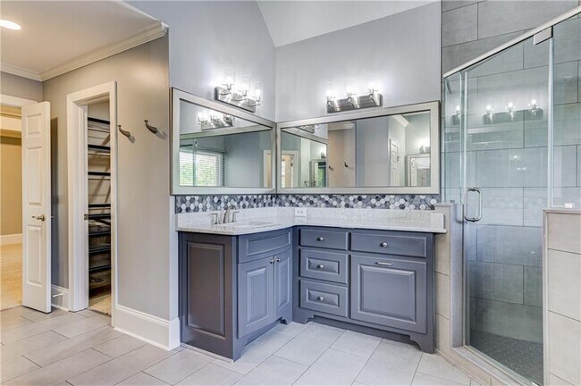 Building Photo - 2745 Lenox Rd NE