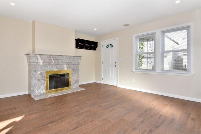 Building Photo - 32 Brookridge Ave
