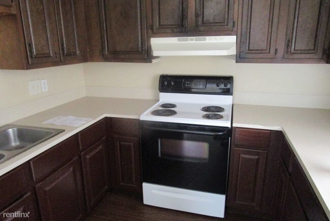 Building Photo - 2 br, 2 bath Apartment - 110 Cantal Dr Apt. A