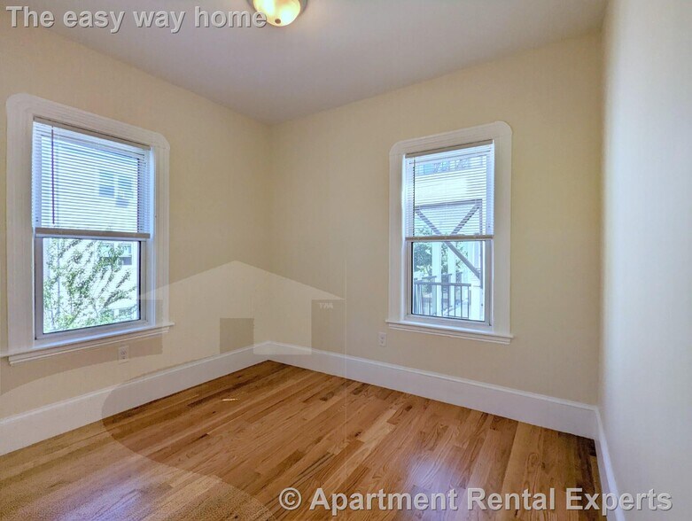 Building Photo - 71-73 Merriam St Unit #2