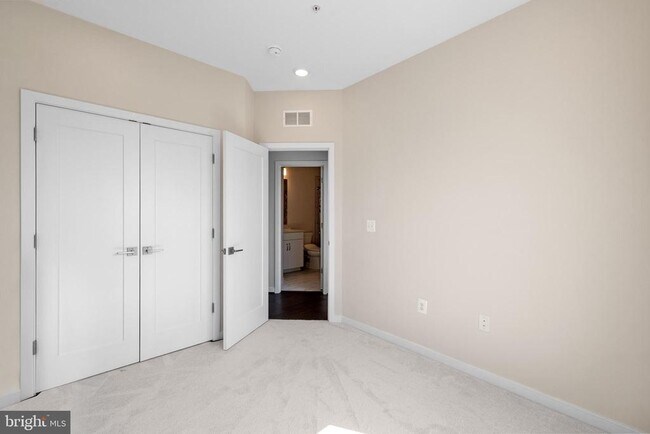 Building Photo - 23158 Horseshoe Trl Sq