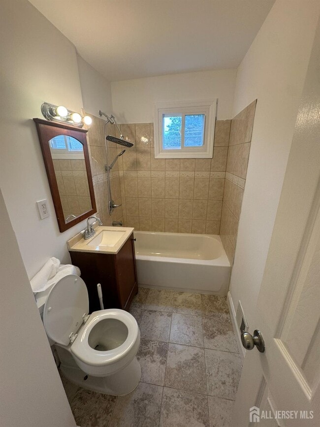 Building Photo - 51 Kenwood Terrace