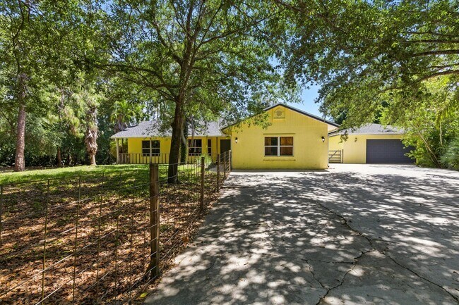 Building Photo - 14846 61st Ct N