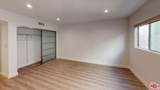 Building Photo - 425 S Willaman Dr