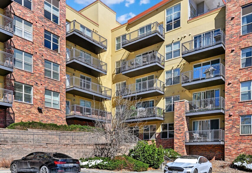 Building Photo - 9079 E Panorama Cir