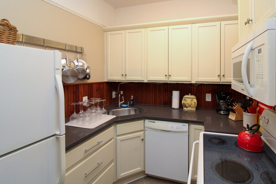 Building Photo - 41 Starnes Ave