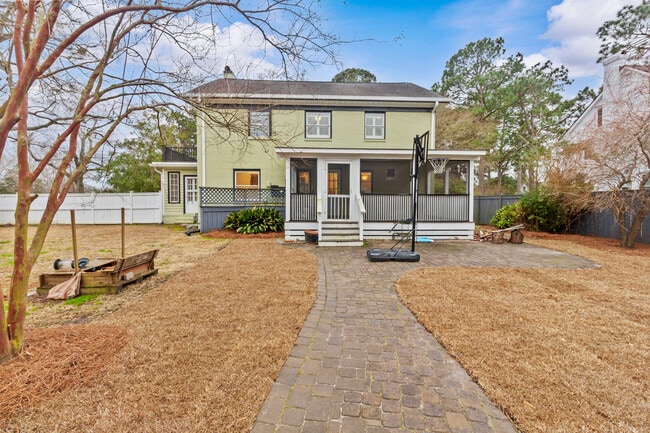 Building Photo - 1502 Tryon Rd