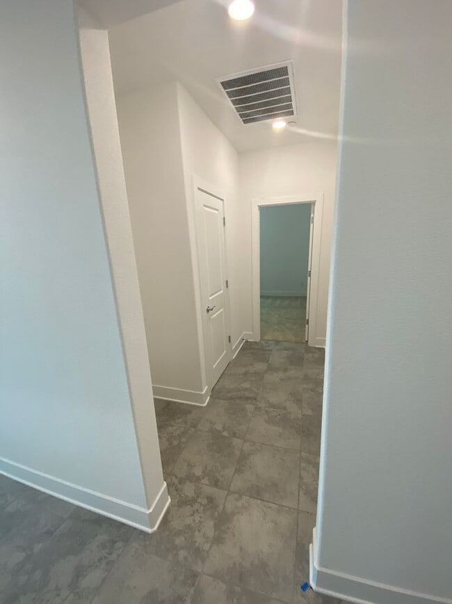 Building Photo - Single Story Home in Whitney Ranch with Ow...