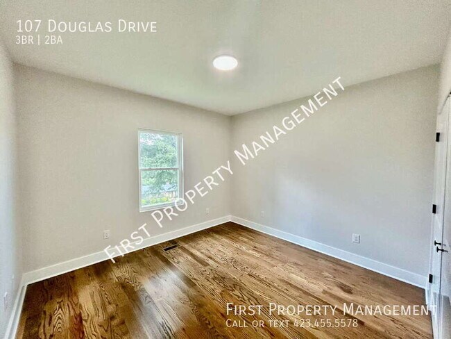 Building Photo - 107 Douglas Dr