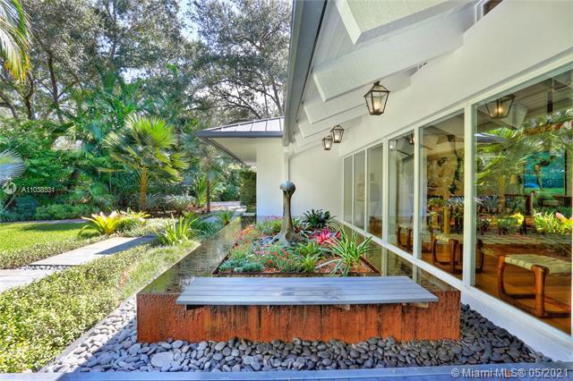 Building Photo - 5520 Oakwood Ln