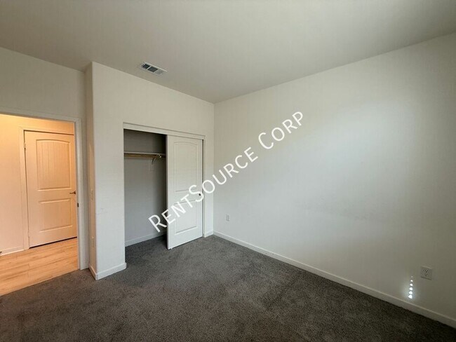 Building Photo - 3717 Santa Monica Ct