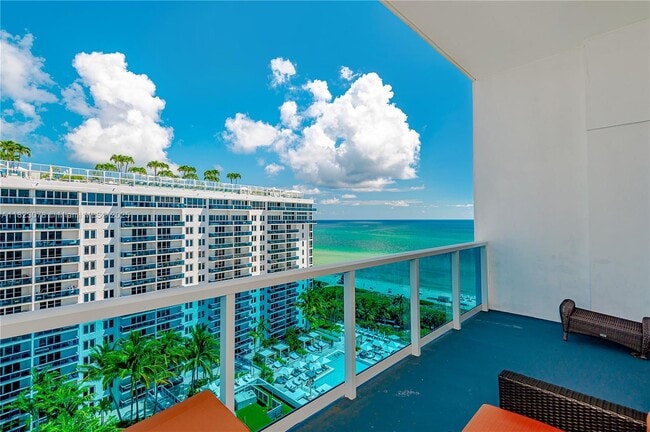 Building Photo - 2301 Collins Ave