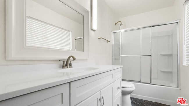 Building Photo - 420 Riverdale Dr